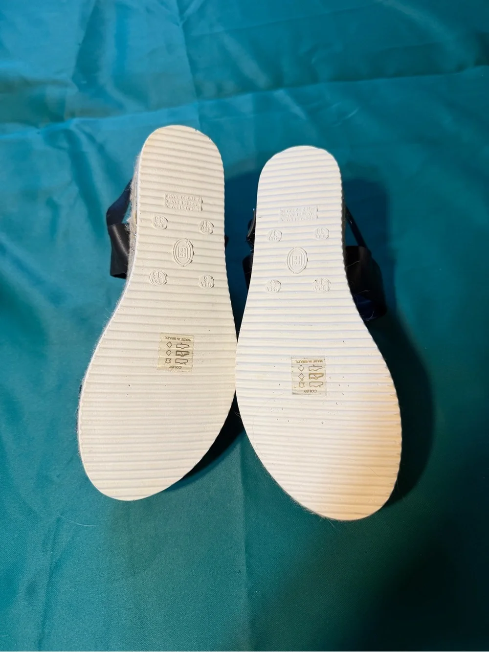 N/A comfortable black